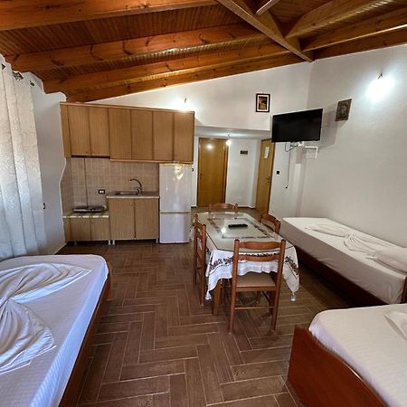 Caushi Apartments Ksamil Esterno foto