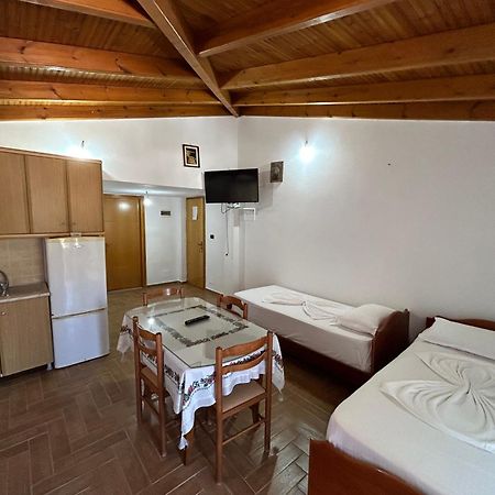 Caushi Apartments Ksamil Esterno foto