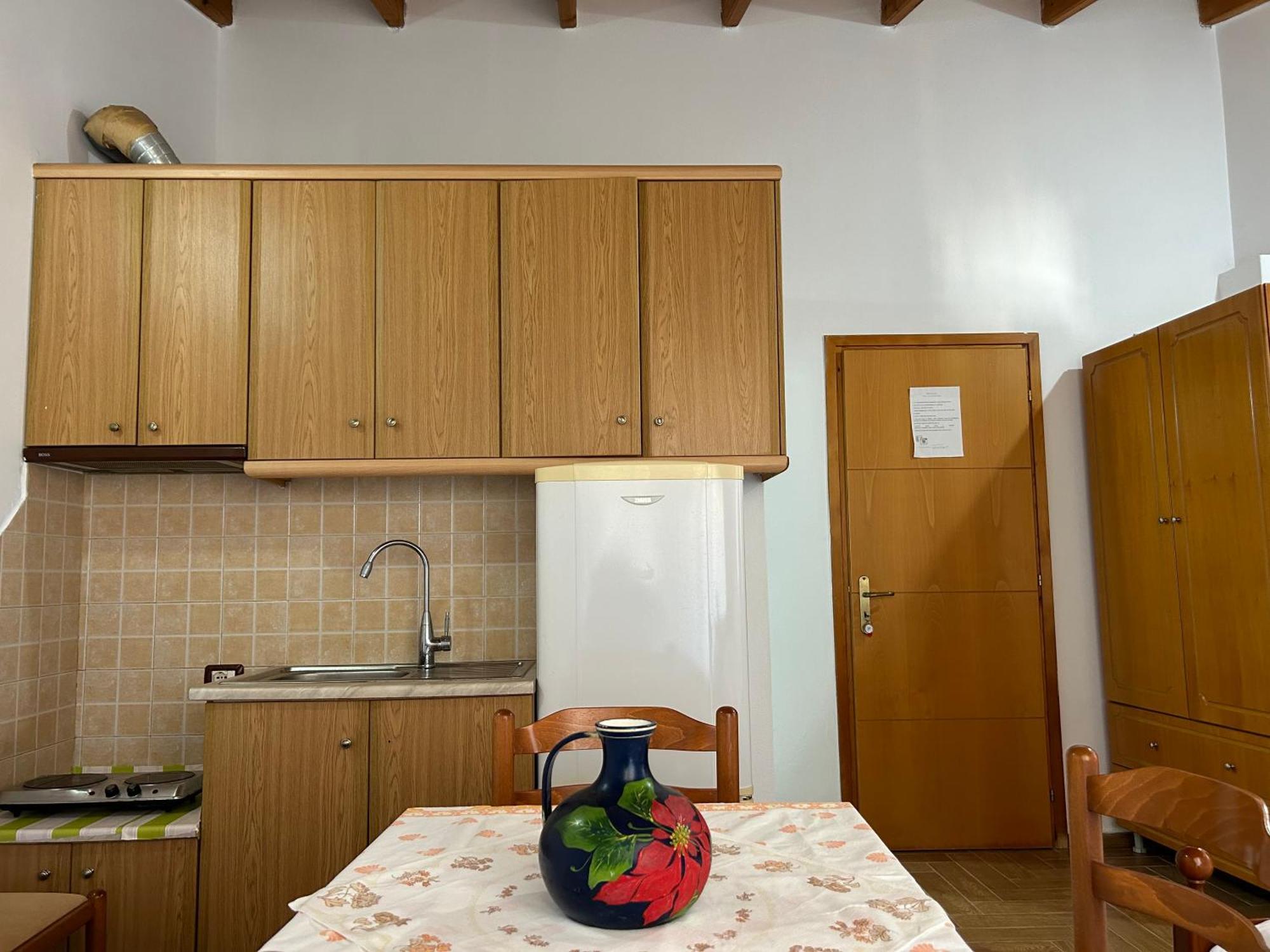 Caushi Apartments Ksamil Esterno foto
