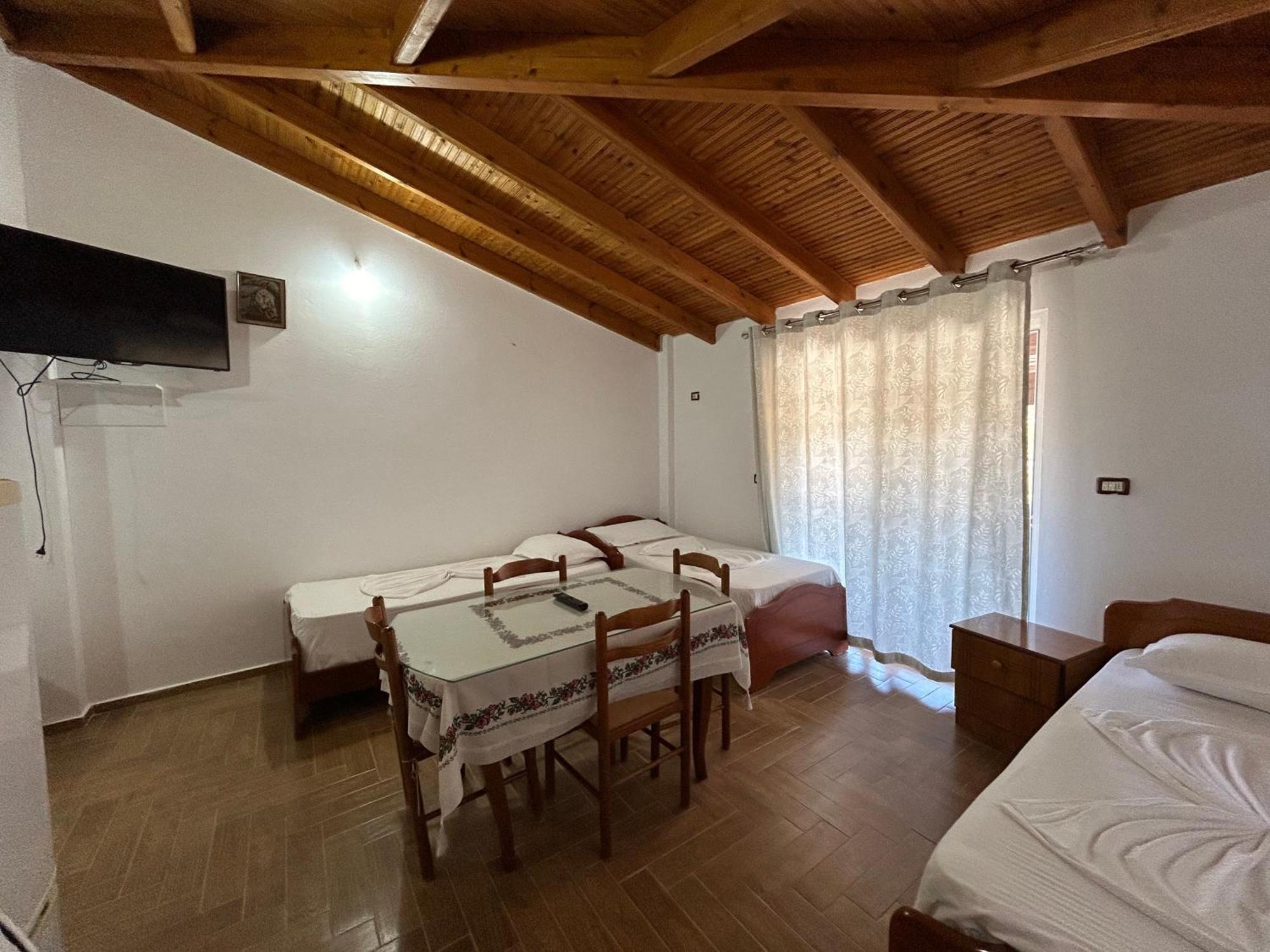 Caushi Apartments Ksamil Esterno foto