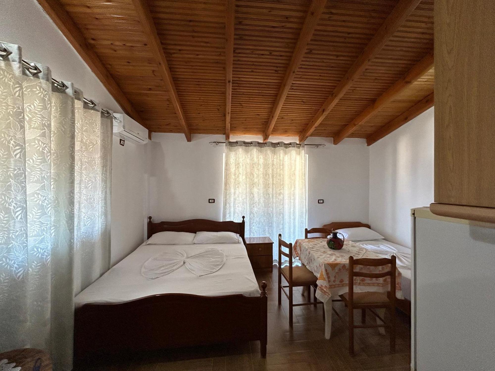 Caushi Apartments Ksamil Esterno foto