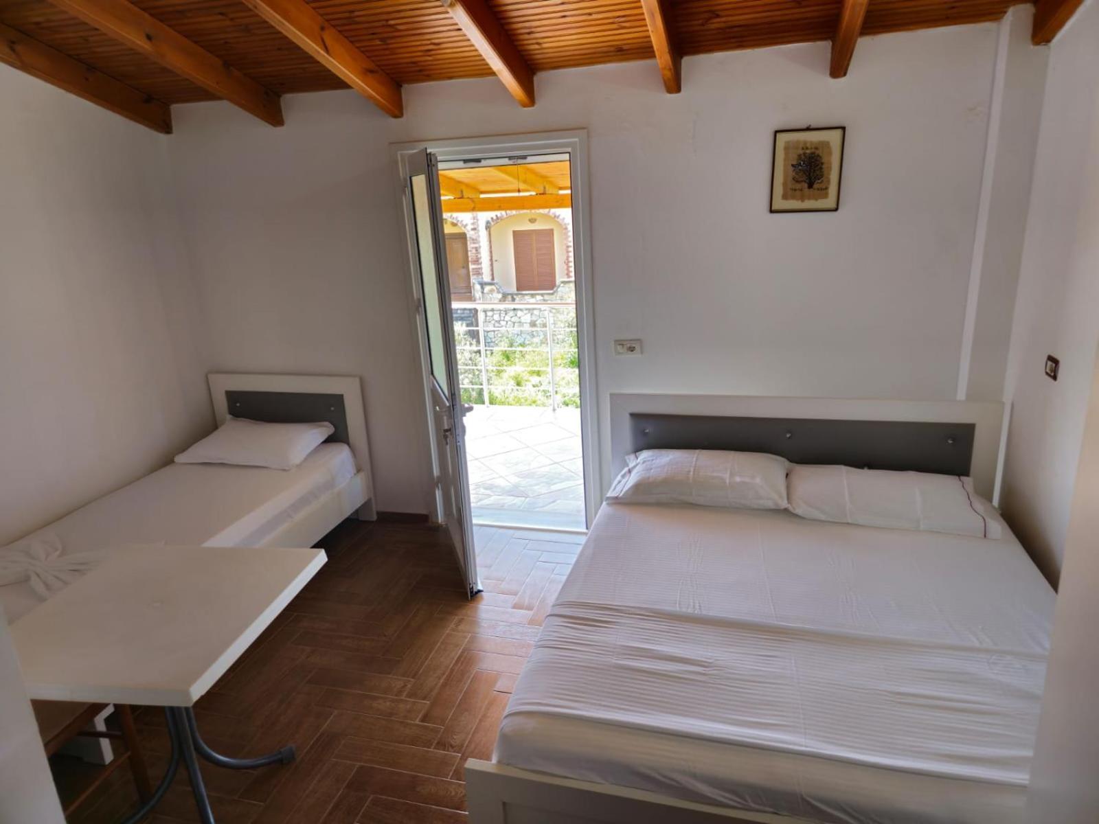 Caushi Apartments Ksamil Esterno foto