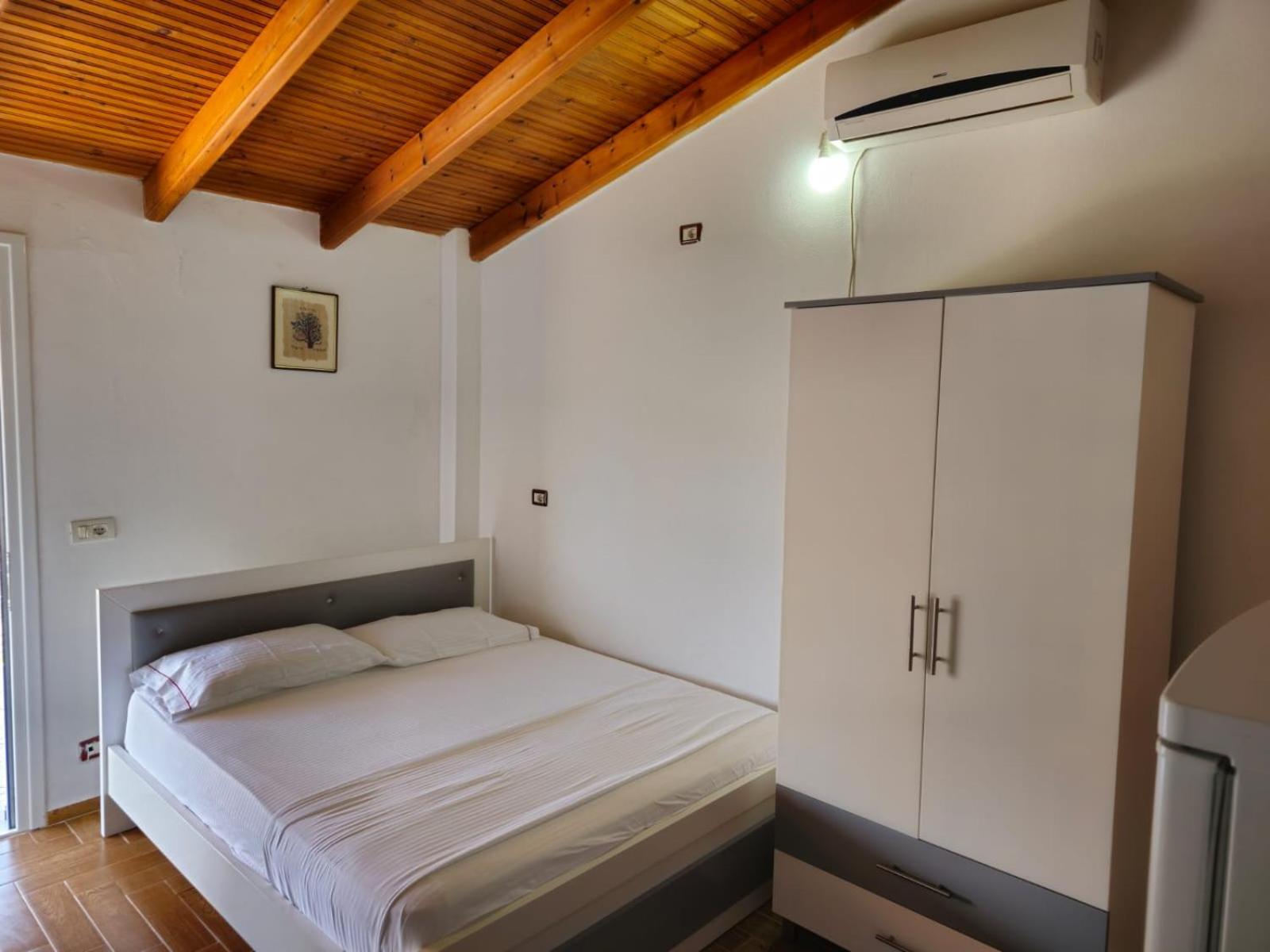 Caushi Apartments Ksamil Esterno foto