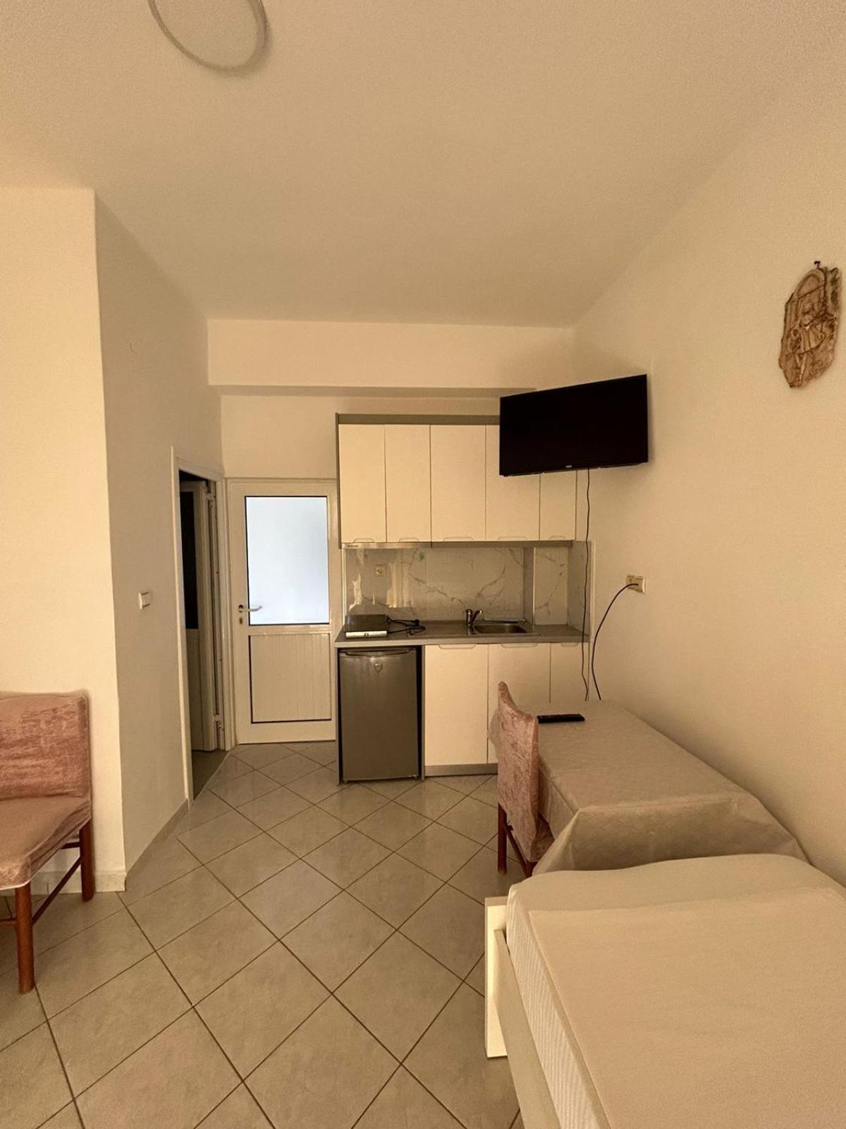 Caushi Apartments Ksamil Esterno foto