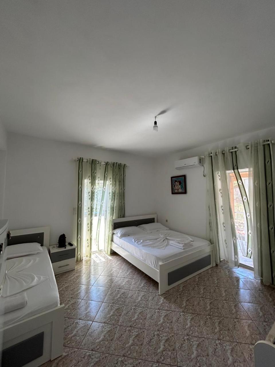 Caushi Apartments Ksamil Esterno foto