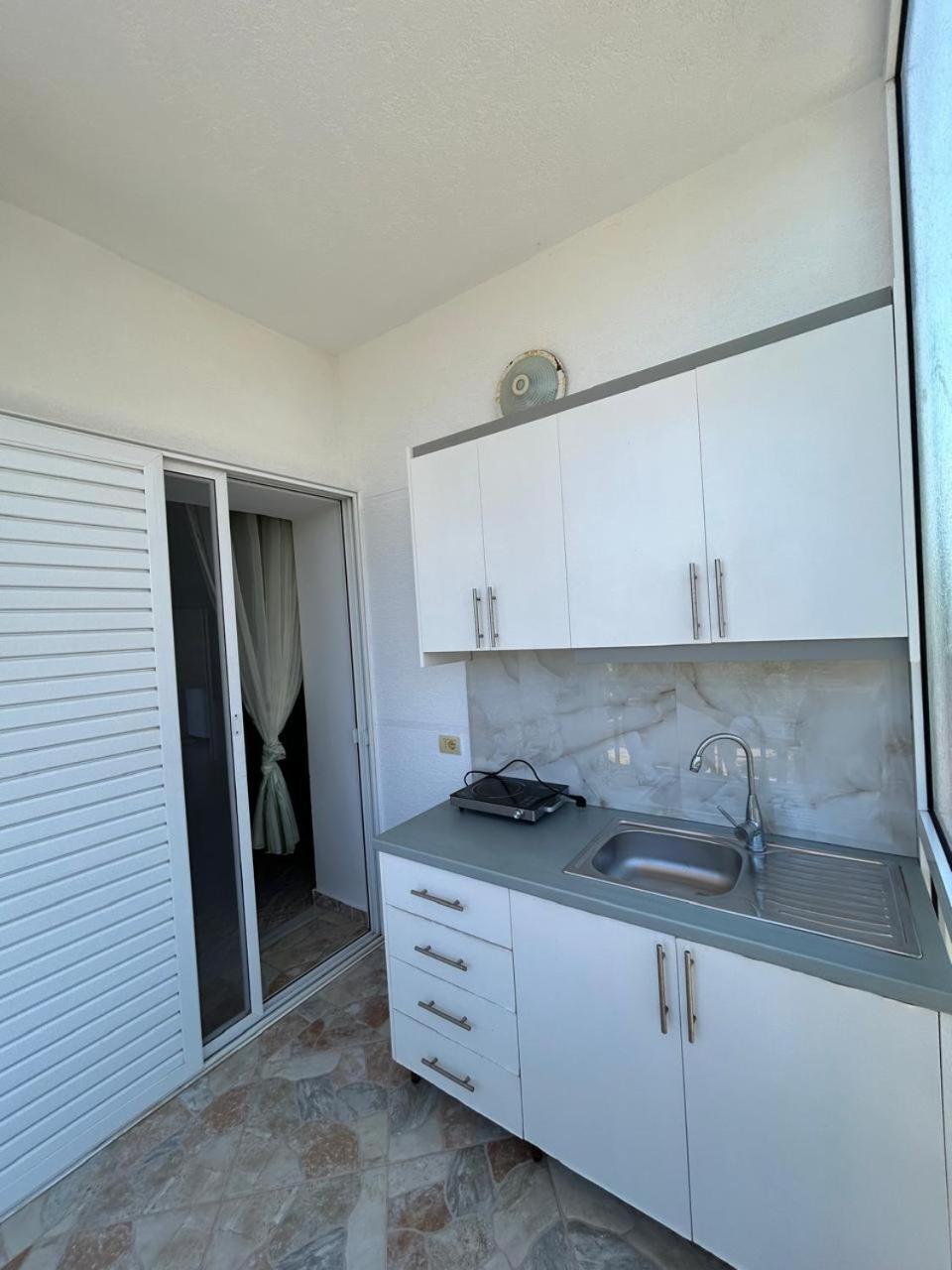 Caushi Apartments Ksamil Esterno foto